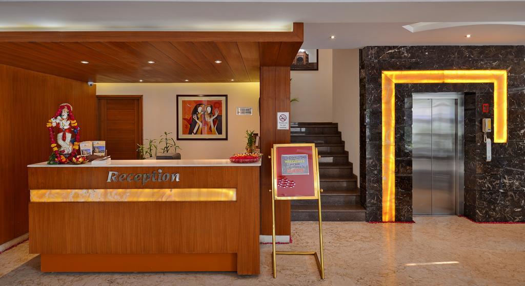 Hotel Seven Hills Tower Агра Экстерьер фото