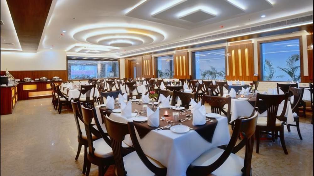 Hotel Seven Hills Tower Агра Экстерьер фото