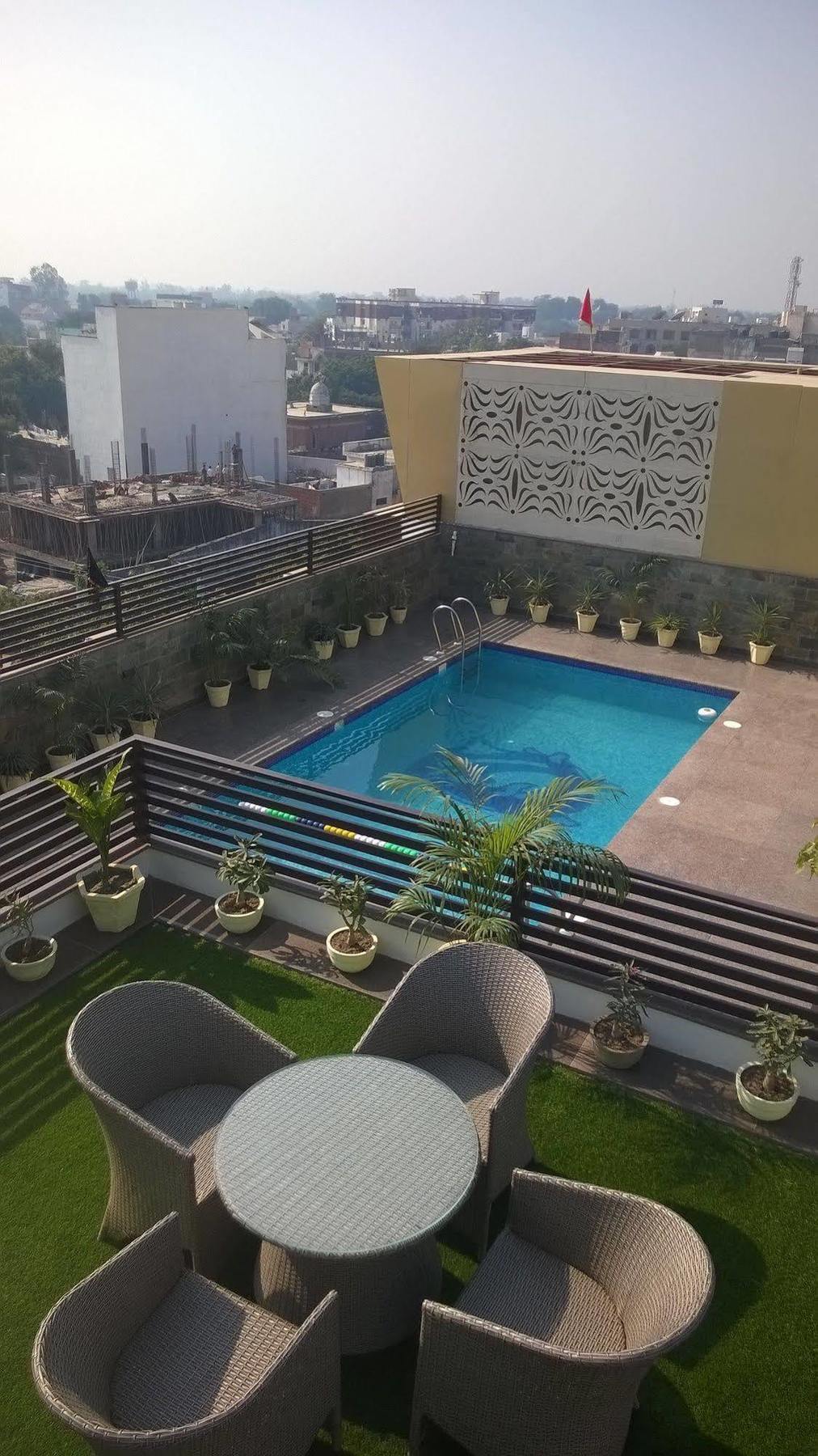 Hotel Seven Hills Tower Агра Экстерьер фото