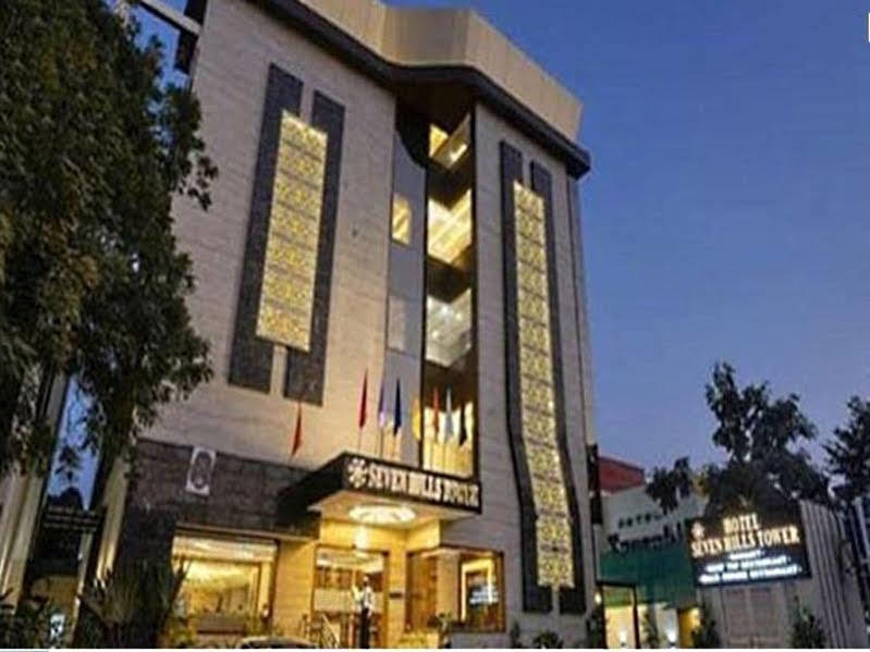 Hotel Seven Hills Tower Агра Экстерьер фото